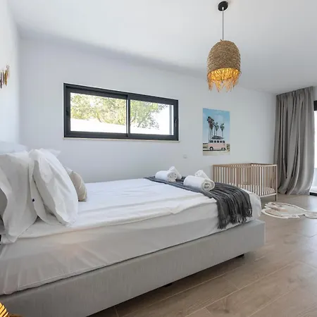 Sunrise Villa *